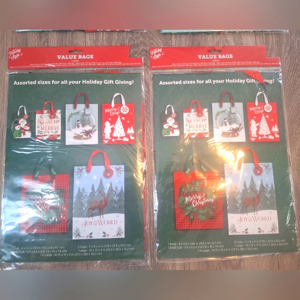 Christmas Holiday Gift Bags - 12ct - Various sizes - New in package